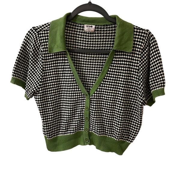 Cropped V-Neck Short Sleeve Black White Polka Dot Card Green Trim, NWOT, Size L - Picture 1 of 7